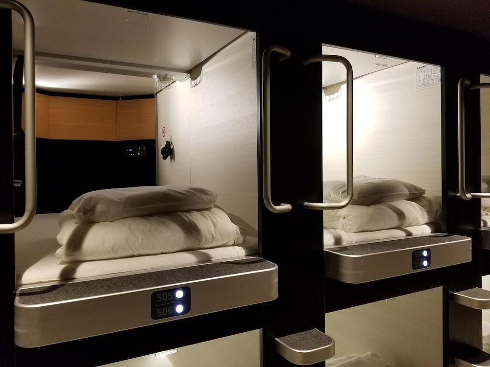 Glansit Akihabara Comfort Capsule Hotel