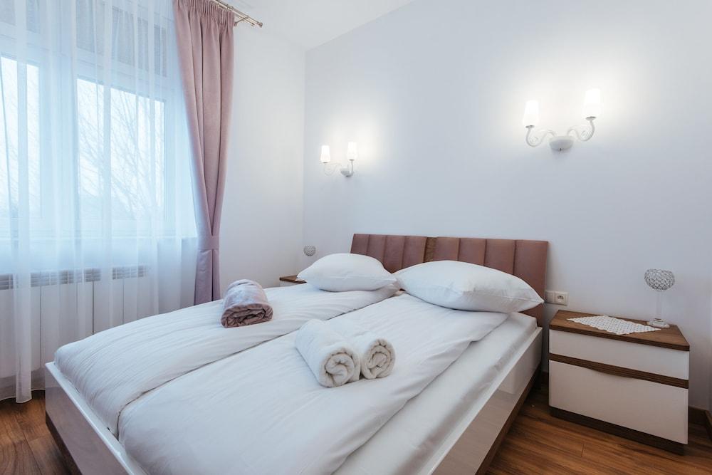 City Lights Apartments - Bosacka