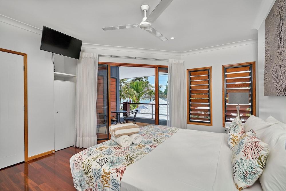 Reeflections Beachfront Holiday House