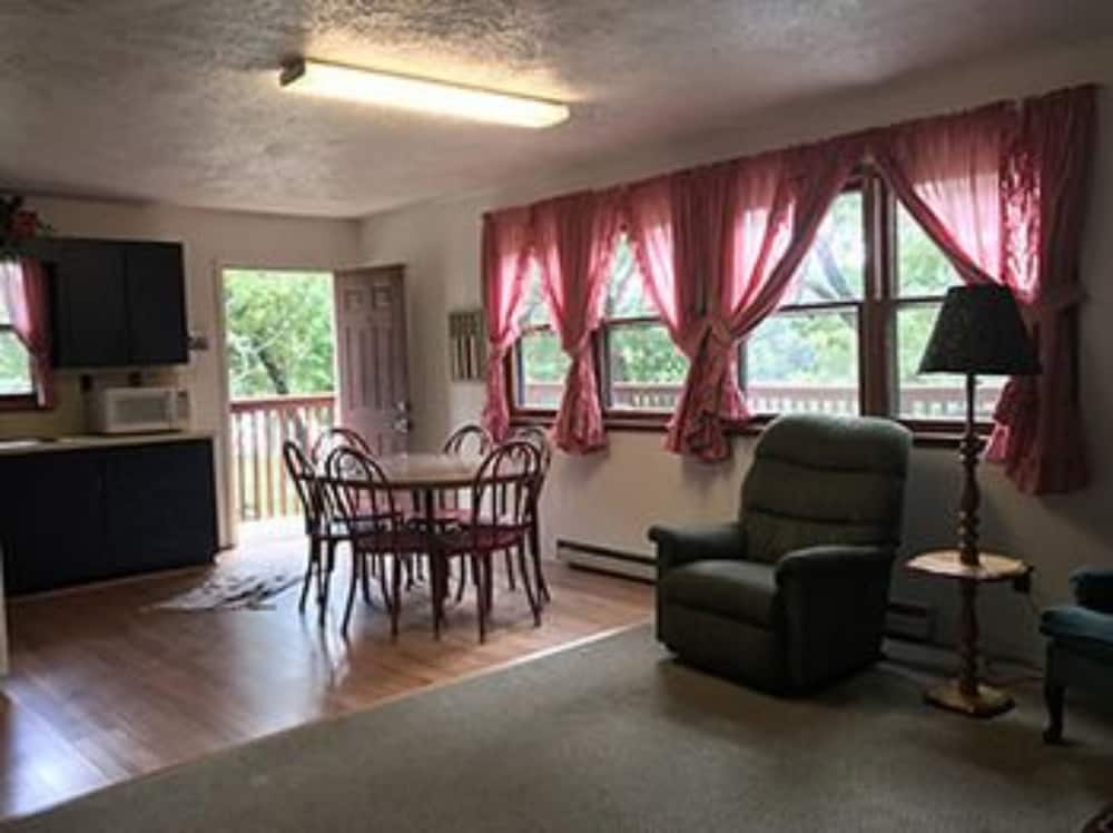 Calm Waters Cabin Resort