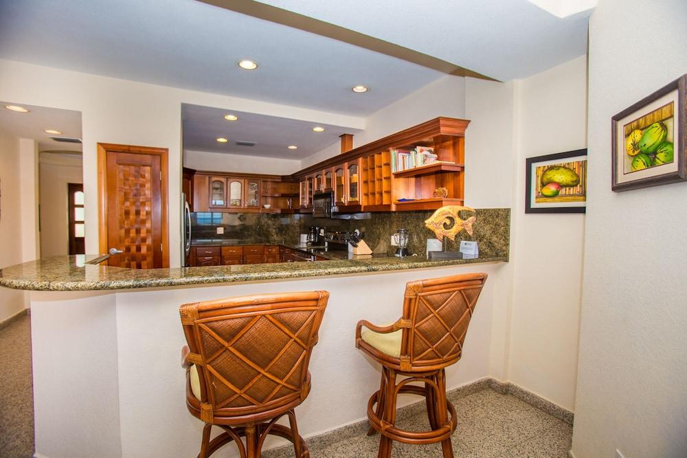 Lawson Rock - Angelfish 202