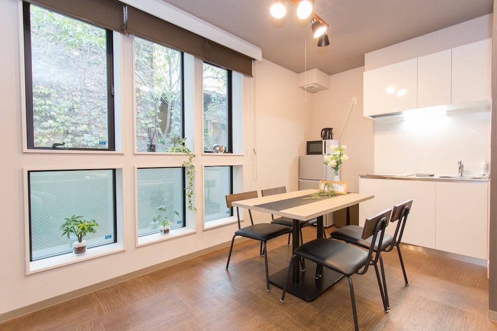 Group STAY CLASSE 02