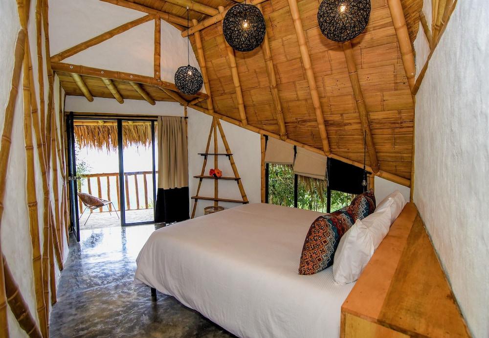 Ceiba by Masaya Collection