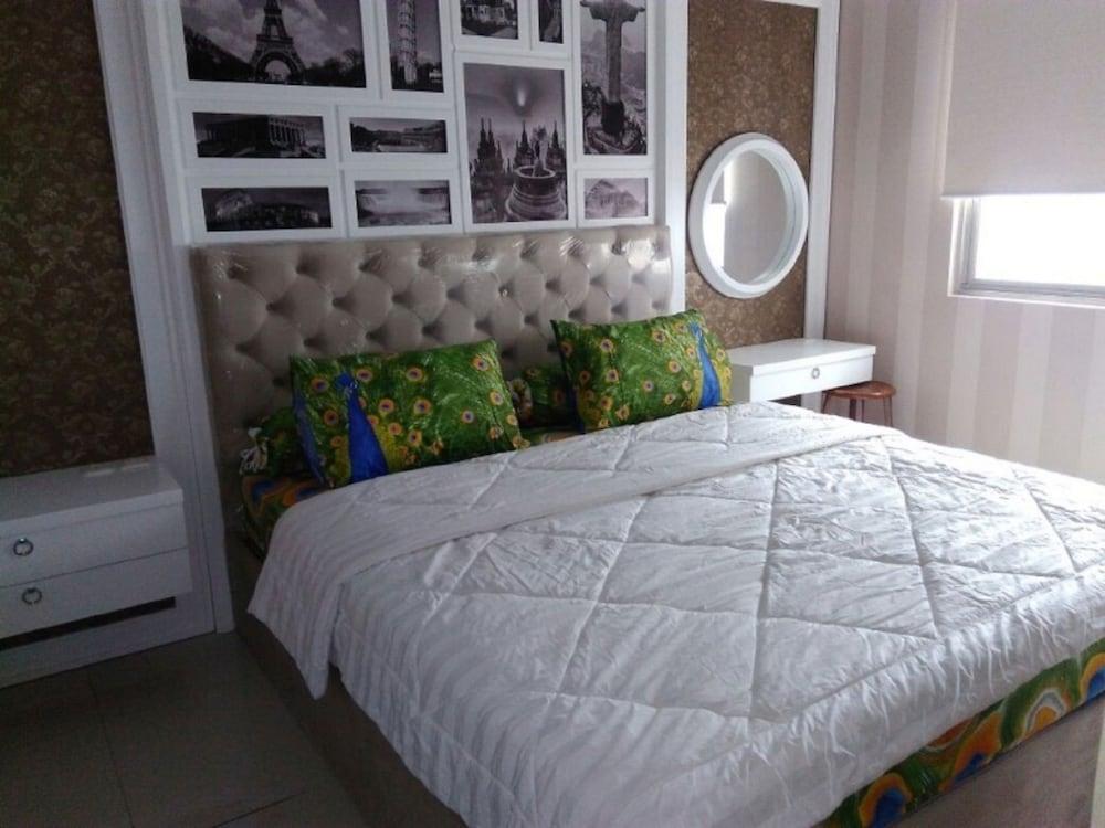 Waterplace Residence