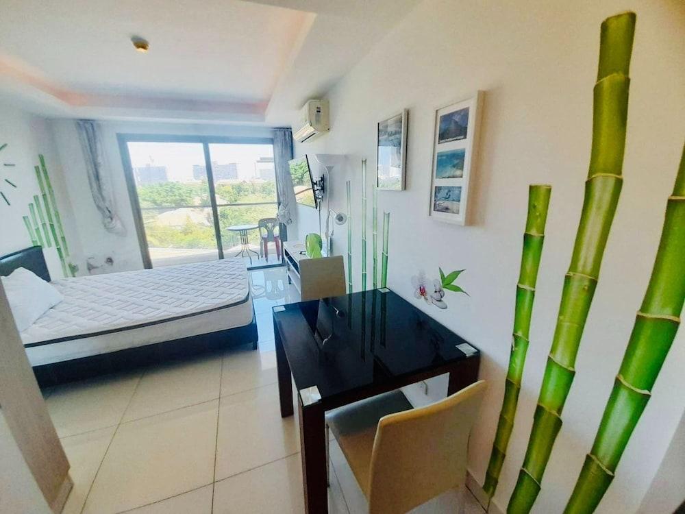 Laguna Beach Resort 2 by PSR ASIA