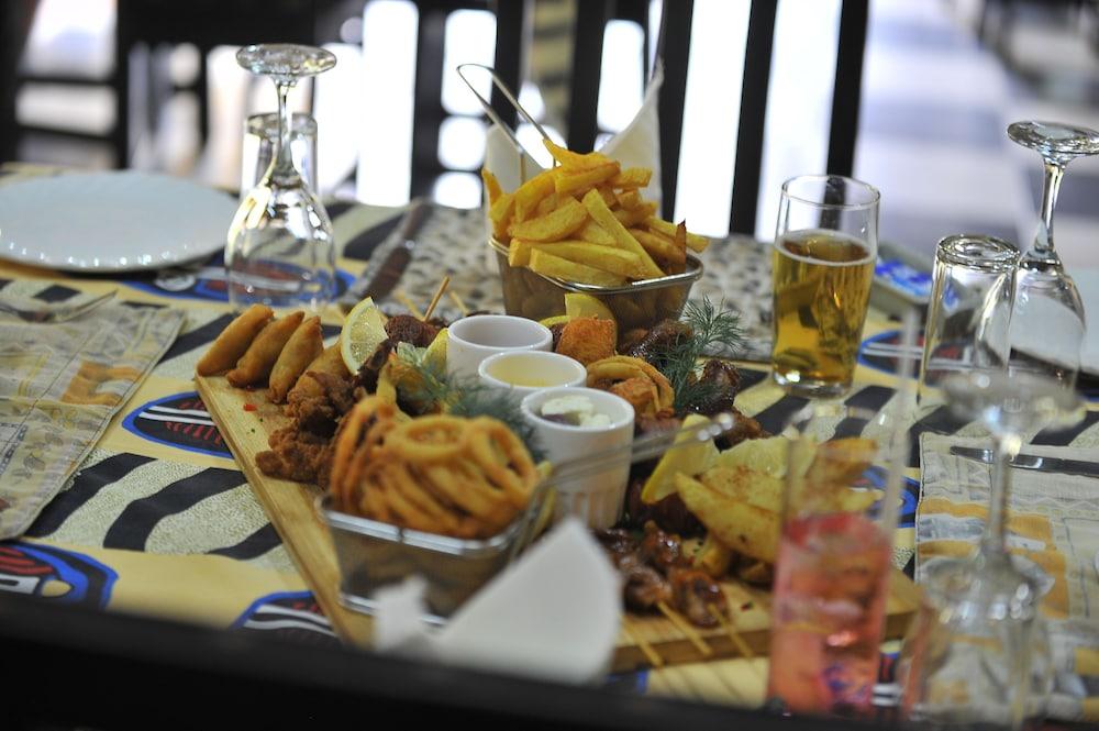 Anina's Executive Lodge