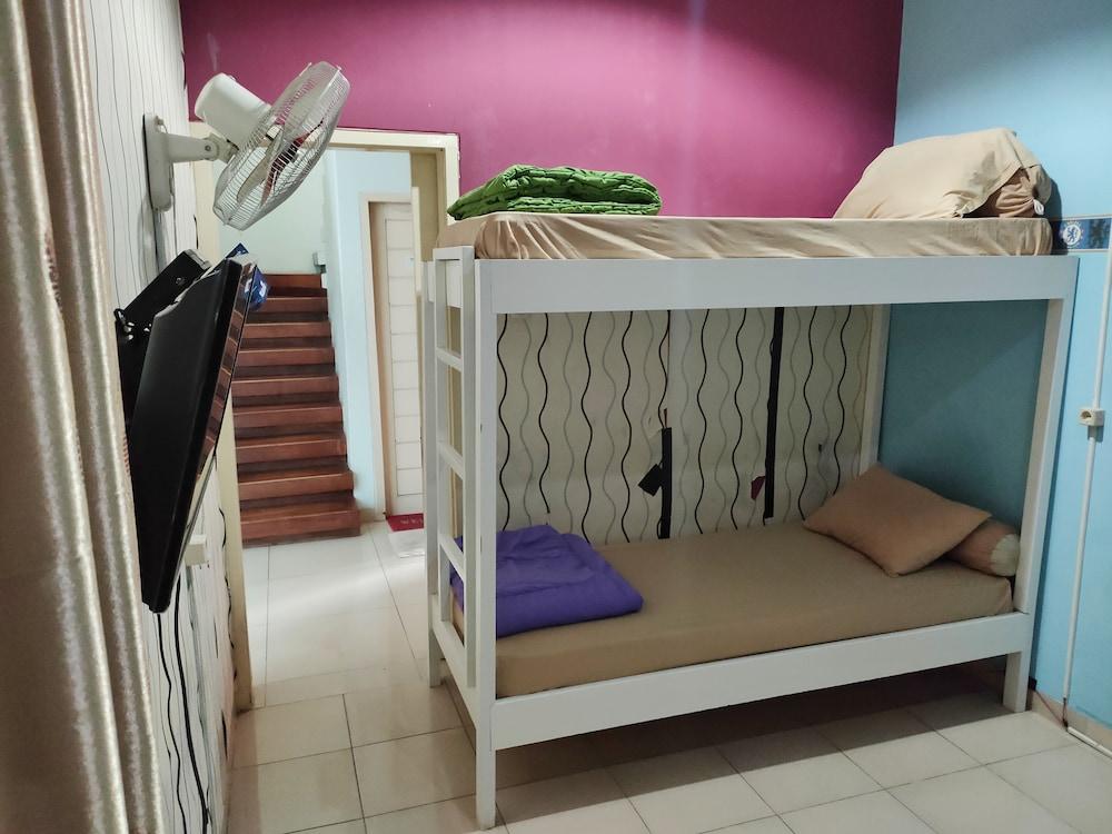 Radio Backpacker Guesthouse