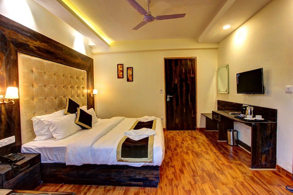 Hill County Resort & Spa, Manali