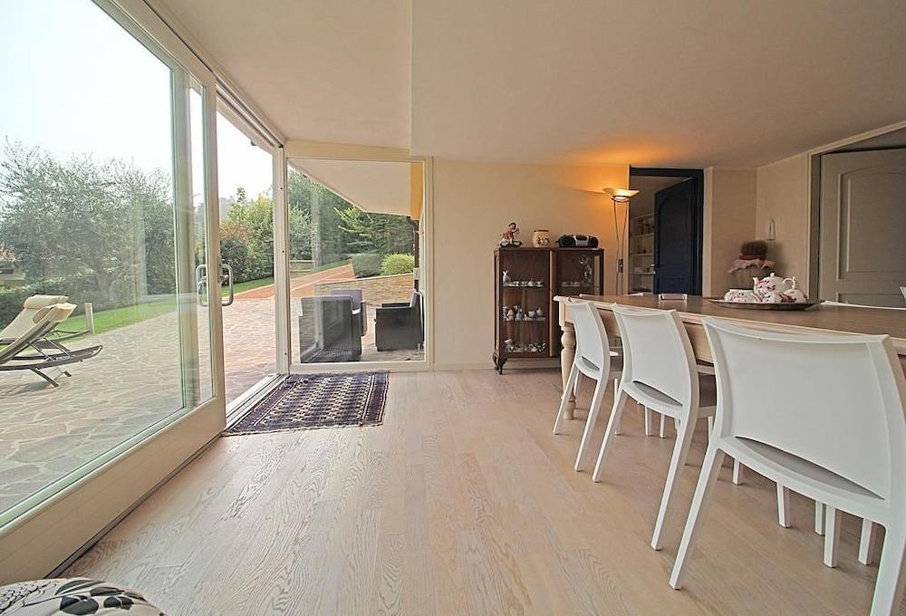 Versine Luxury Apartment