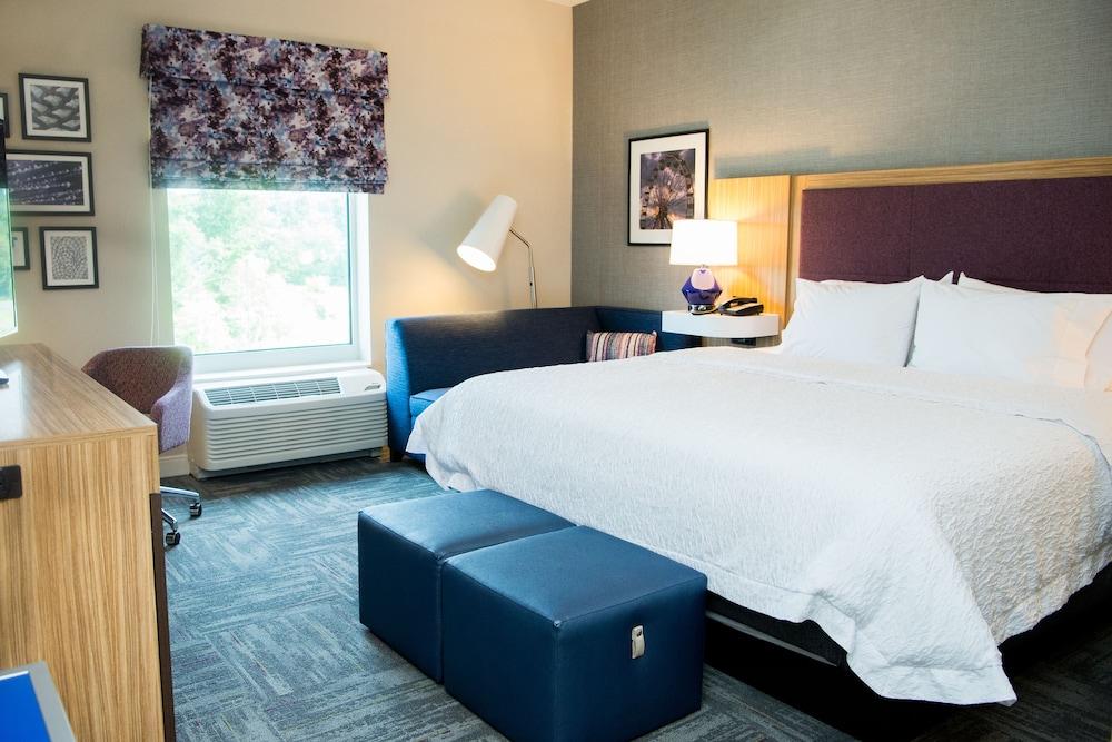 Hampton Inn & Suites by Hilton Warrington Horsham