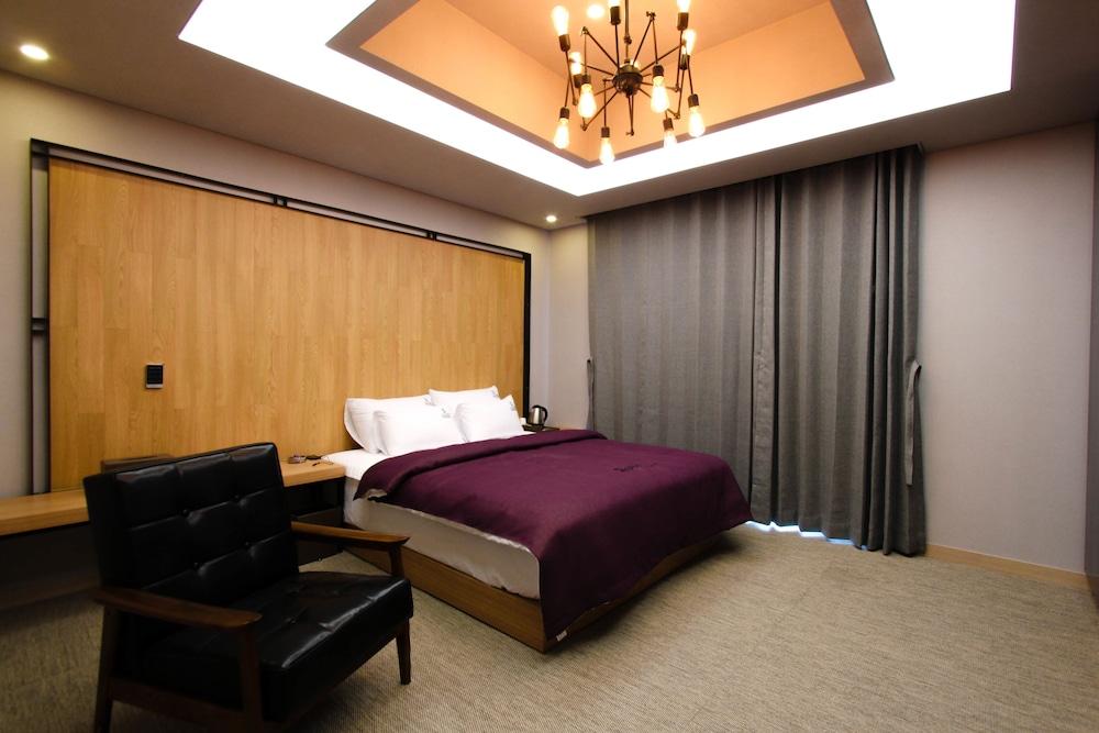 Louis Boutique Hotel