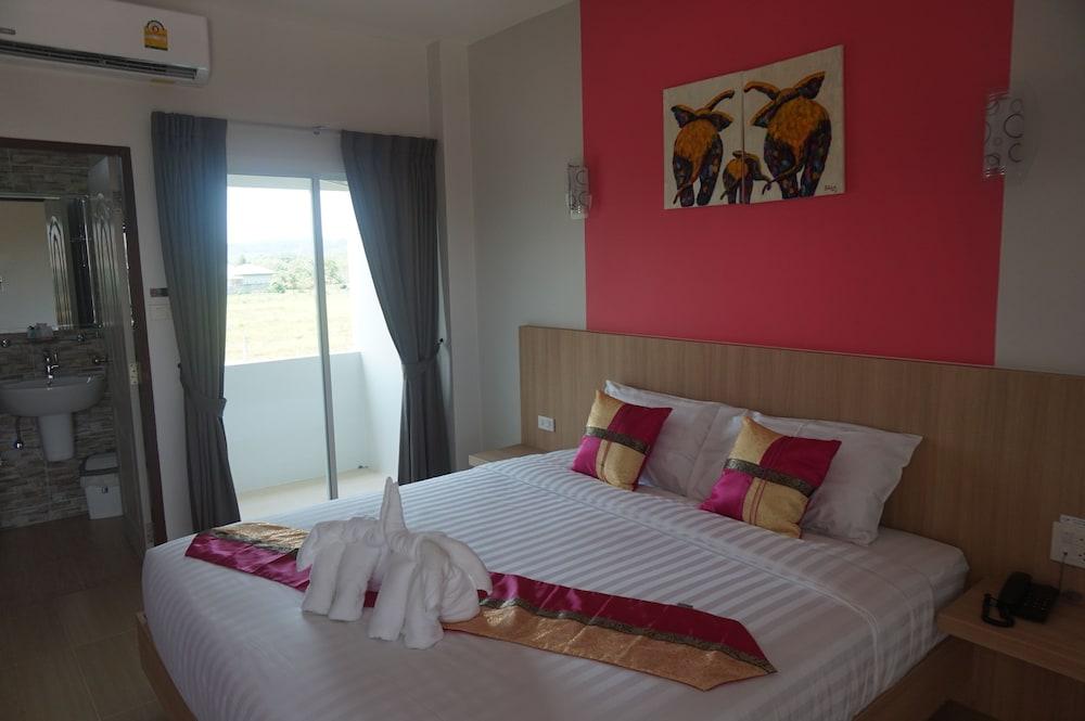 Phant at Thalang Service Apartment