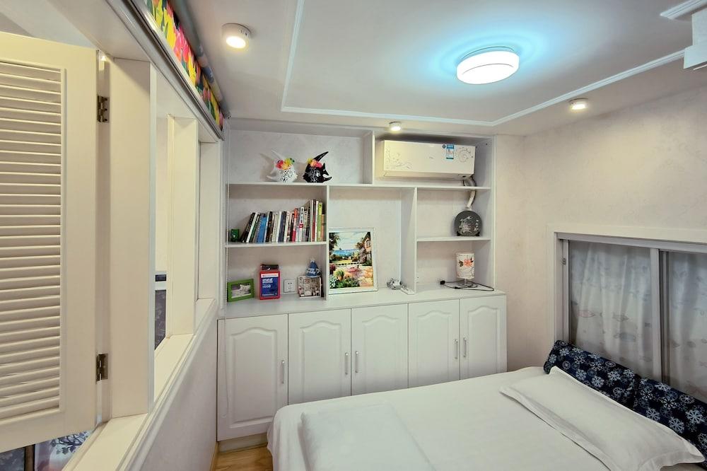 Railway Station Splendid Elegant Apartment