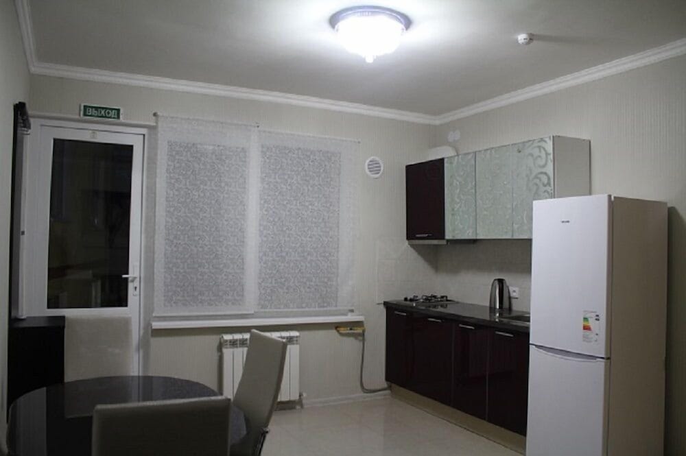 V Gostyah U Julii Guest House