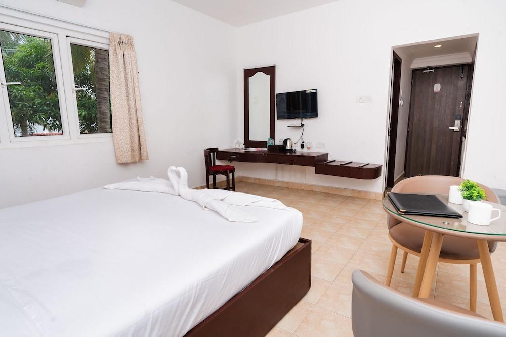 Shelter Beach Resort