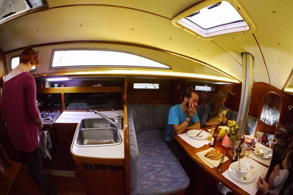 Norwavey, Sleep in a Boat