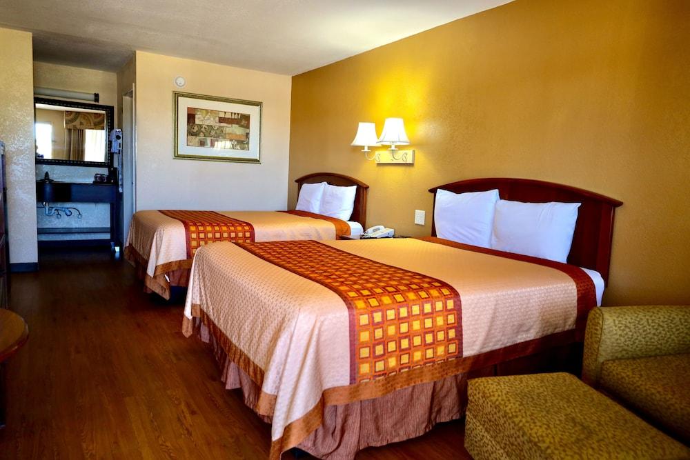 Regency Inn & Suites