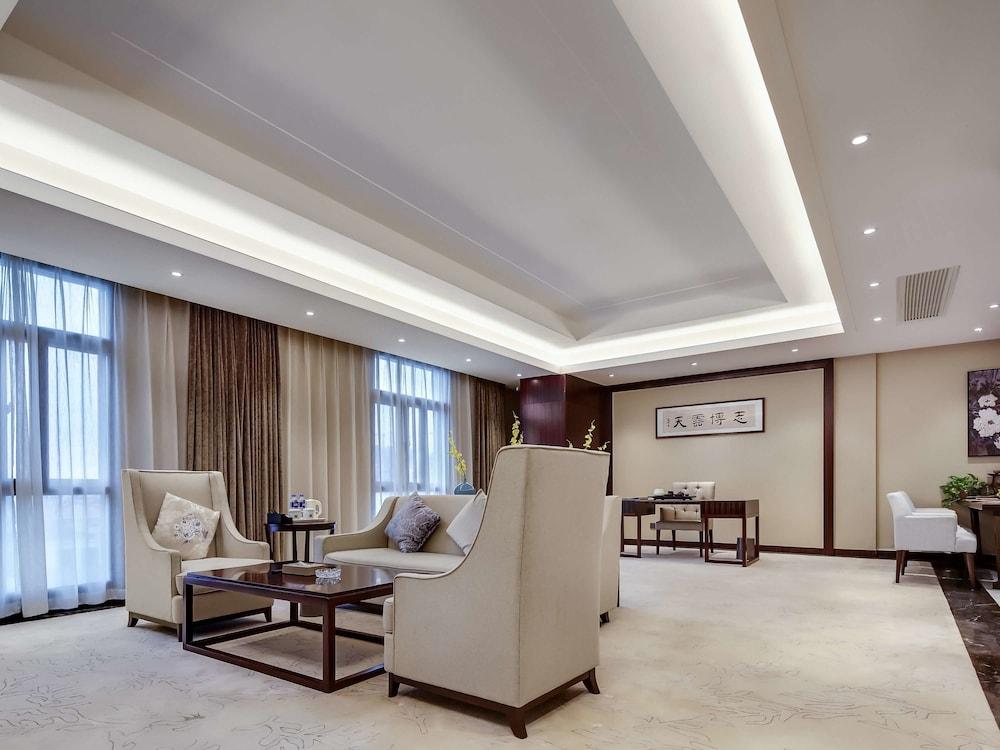 ibis Styles Nanjing Qilin Gate Hotel