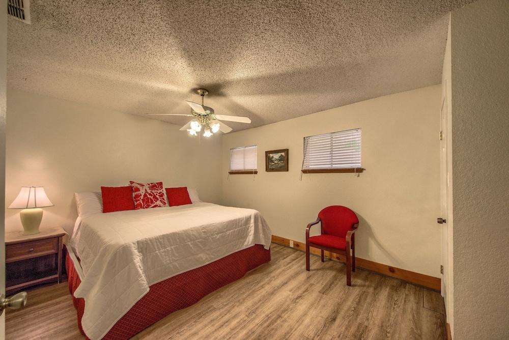 Texas River Haus LD1683