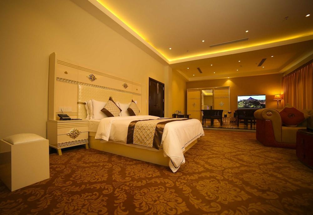 The Grand Mountain Hotel