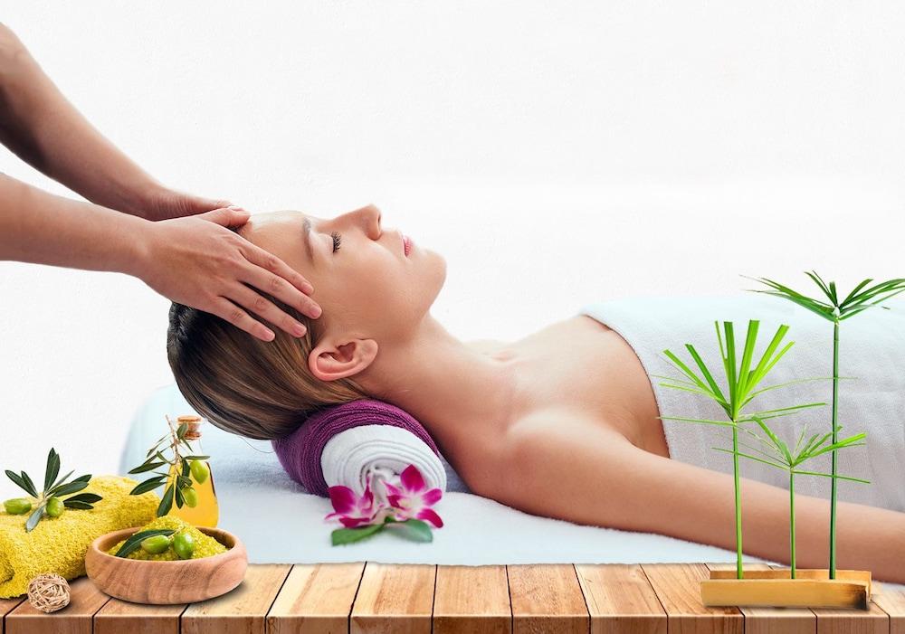 Luxury Beach Side Condo By SAMOTOGO Group