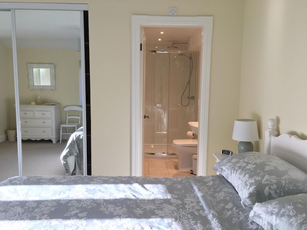 Hewenden Mill Cottages