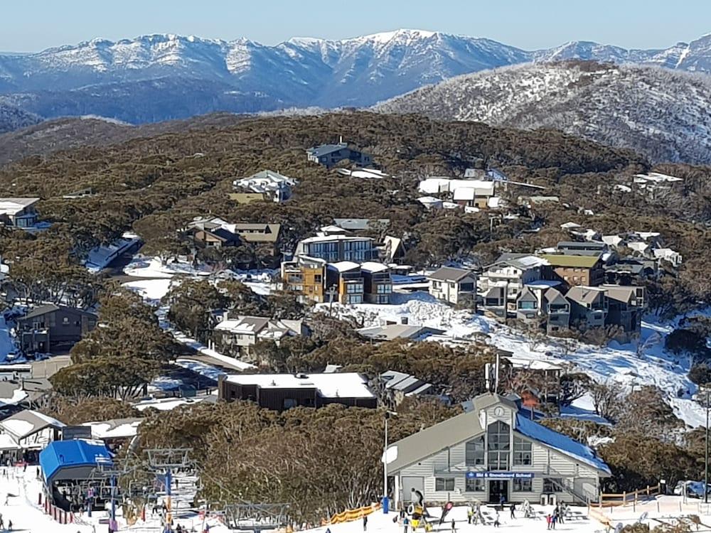 Alpine Stag Lodge House