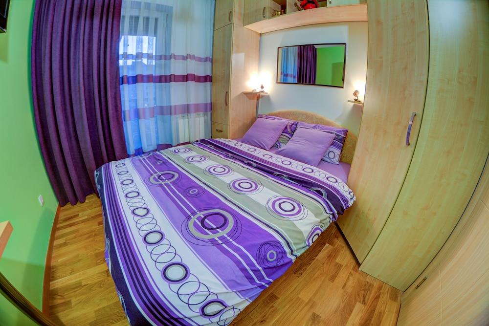 Rooms And Apartments S