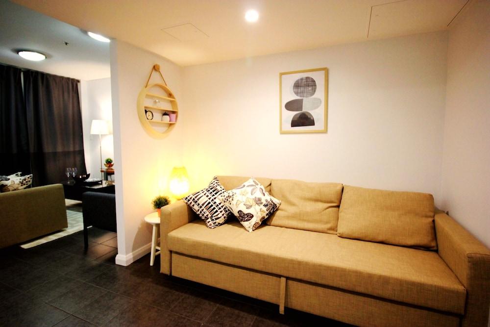 Spacious Apartment Central Location