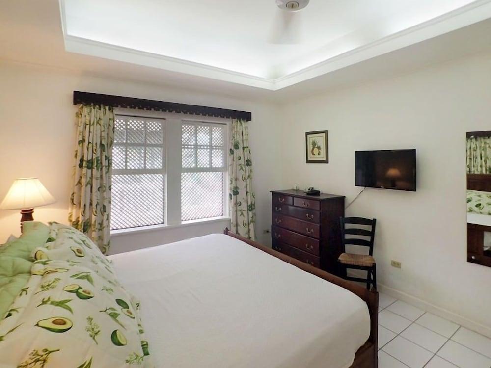 Sea Spray 50 Steps to the Sea, Silver Sands, 3 BR