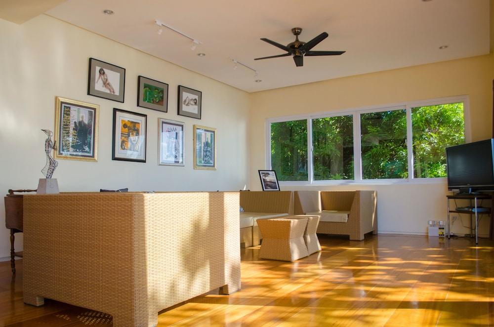 Paradiso Rito Waterfront Oasis