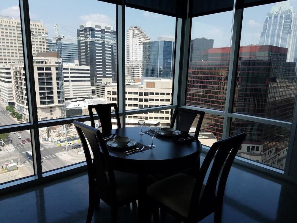 Oakwood at Amli on 2nd