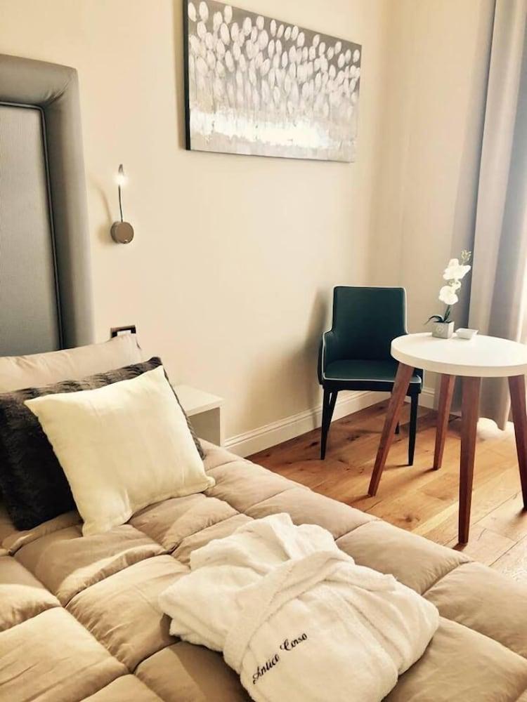 Antico Corso Charme B&B