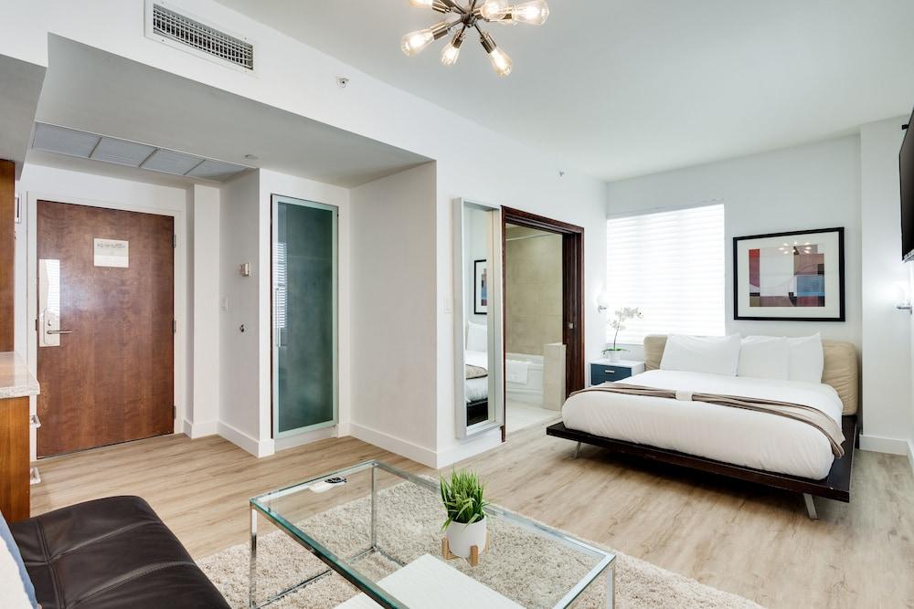 C Ocean Rentals at Strand Ocean Drive