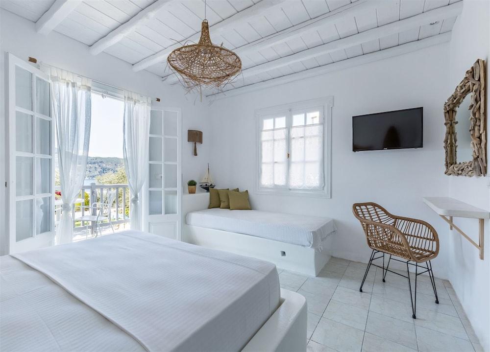 Evlalia Studios & Villas