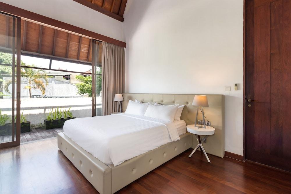 Villa Summer by Villa Finder