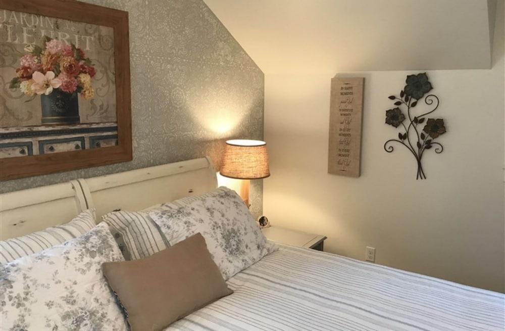 Snowgoose Pond Bed & Breakfast