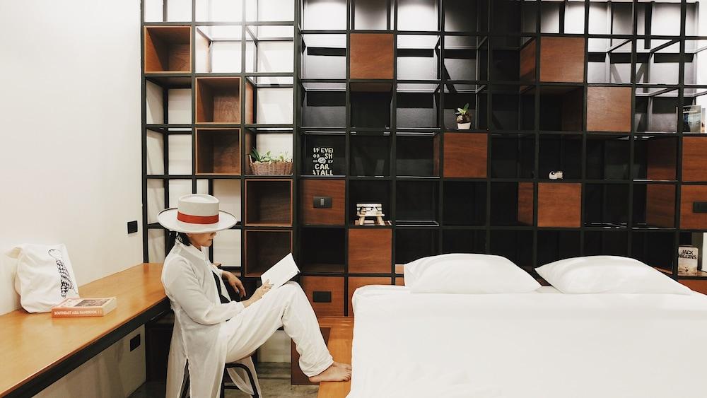 Book a Bed Poshtel - Hostel