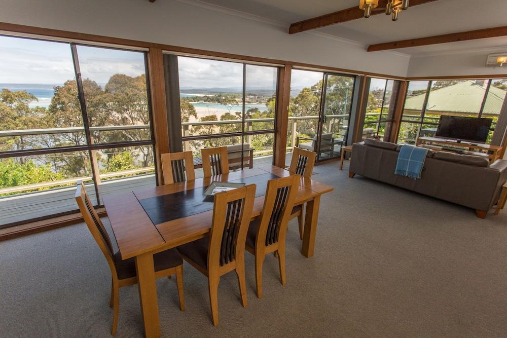 'Cliff 64' Cliff Top Home