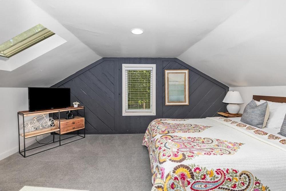 Hummingbird - One Bedroom Apartment, Sleeps 2