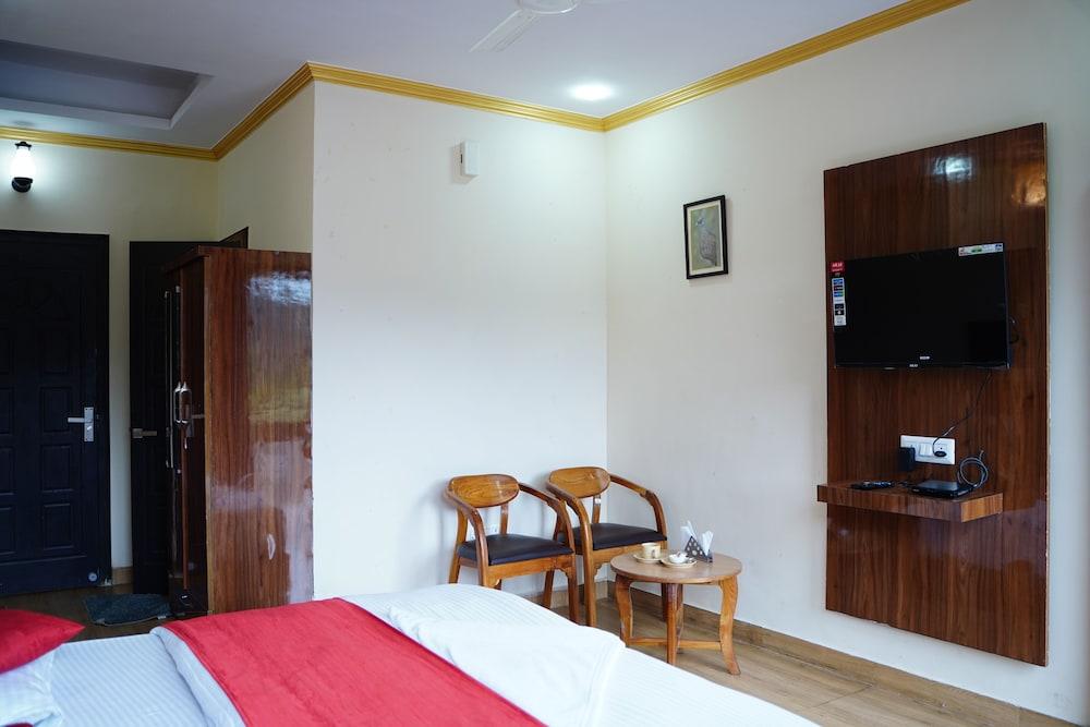 Damyanti Hotel And Resort