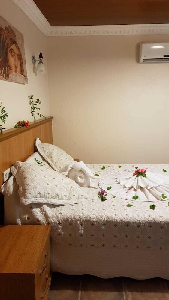 Medusa House Boutique Hotel