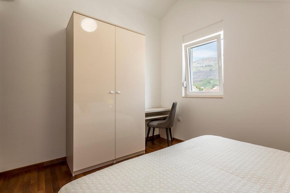 Beach Residence with pool and sea view