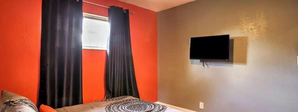 Sunset Resort Houses