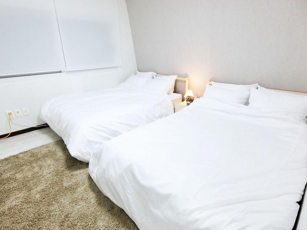 Aiden House - Family Room