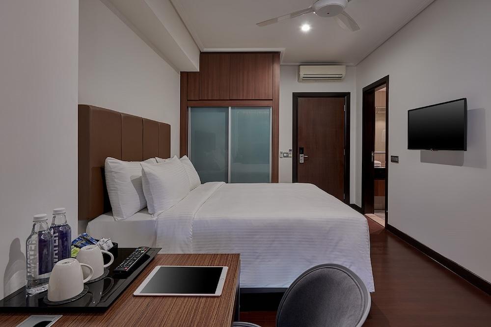 Trillion Suites by SLG