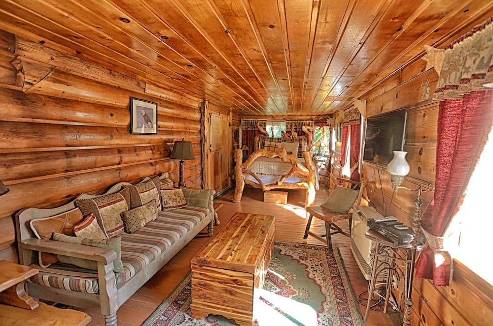 Gold Mountain Manor Bed and Breakfast