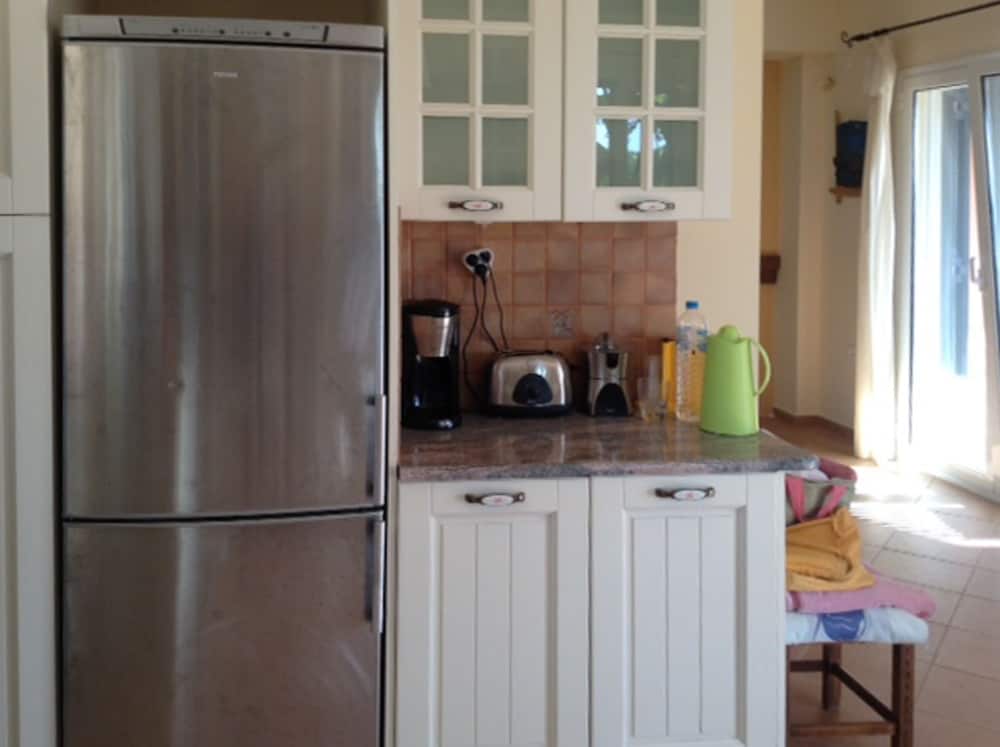 Villa Mitis - A Bohemian Private Pool Retreat