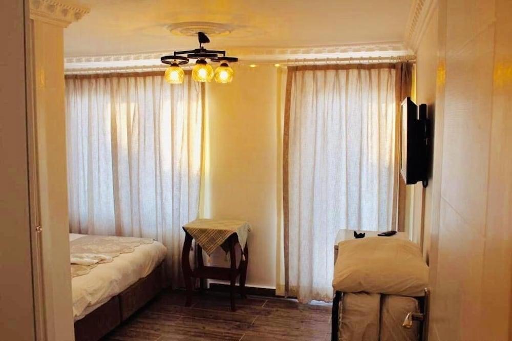 Silenos Boutique Hotel