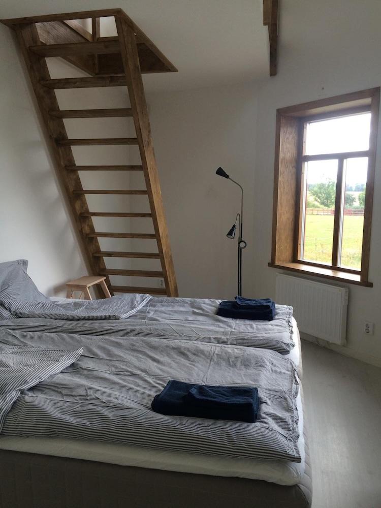 Flyingehus Gårdshotell